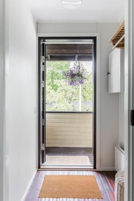 Apartamento Upea Remontoitu Huoneisto Naantalin Sydaemessae Exterior foto