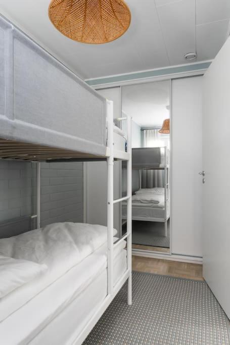 Apartamento Upea Remontoitu Huoneisto Naantalin Sydaemessae Exterior foto